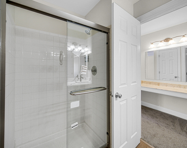607 Berkley Court - Photo Thumbnail 17
