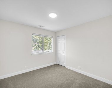 607 Berkley Court - Photo Thumbnail 19