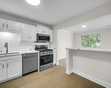 607 Berkley Court - Photo Thumbnail 10