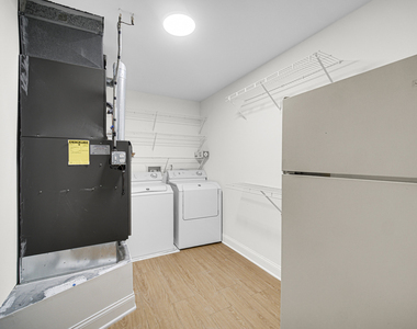 607 Berkley Court - Photo Thumbnail 22