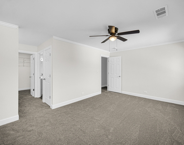607 Berkley Court - Photo Thumbnail 14