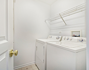 409 Metropolitan Street - Photo Thumbnail 16