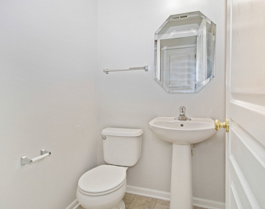 409 Metropolitan Street - Photo Thumbnail 9