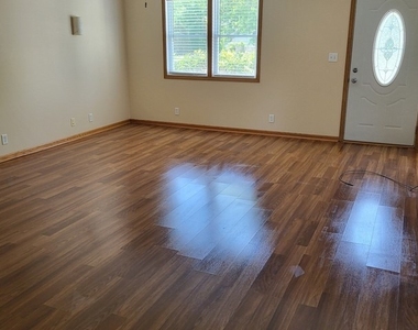 129 Country Court - Photo Thumbnail 4
