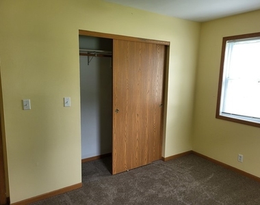 129 Country Court - Photo Thumbnail 7