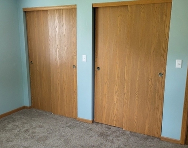 129 Country Court - Photo Thumbnail 6