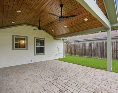 2207 Saxon Drive - Photo Thumbnail 28