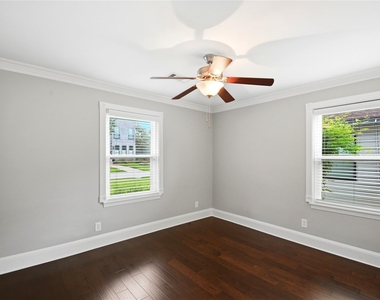 2207 Saxon Drive - Photo Thumbnail 26