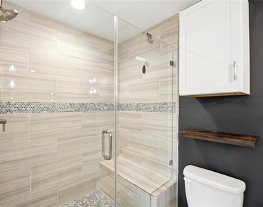 2207 Saxon Drive - Photo Thumbnail 19
