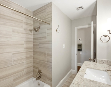 2207 Saxon Drive - Photo Thumbnail 23