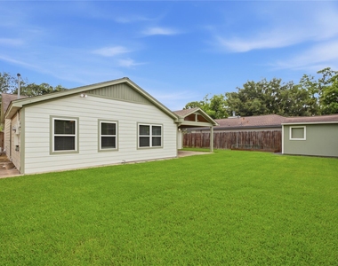 2207 Saxon Drive - Photo Thumbnail 31