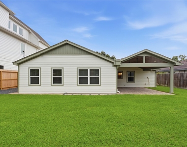 2207 Saxon Drive - Photo Thumbnail 33