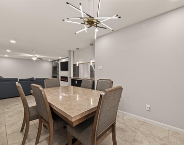 5333 Richmond Avenue - Photo Thumbnail 6