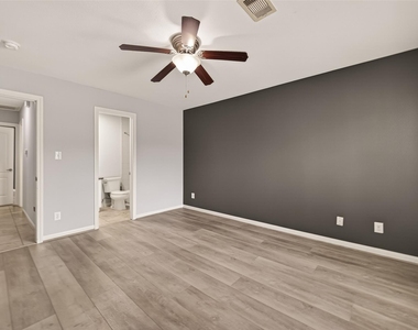 5333 Richmond Avenue - Photo Thumbnail 16
