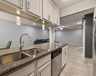 5333 Richmond Avenue - Photo Thumbnail 8