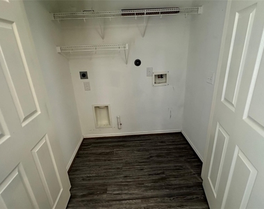 23851 Single Oak Street - Photo Thumbnail 5