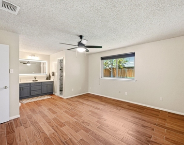 17511 Favor Bend Court - Photo Thumbnail 31