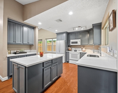 17511 Favor Bend Court - Photo Thumbnail 20