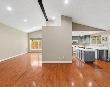 17511 Favor Bend Court - Photo Thumbnail 10