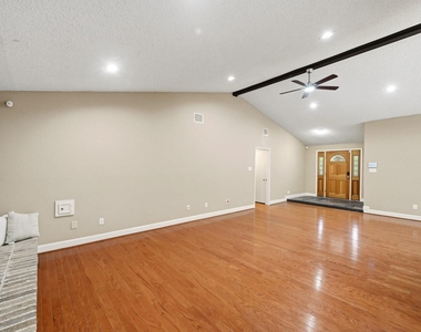 17511 Favor Bend Court - Photo Thumbnail 12