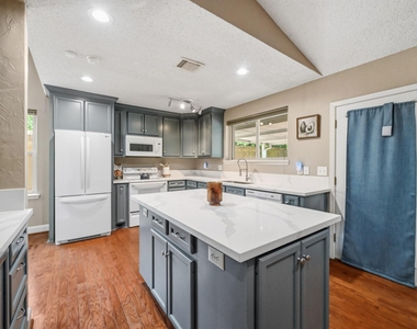 17511 Favor Bend Court - Photo Thumbnail 18