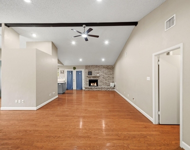 17511 Favor Bend Court - Photo Thumbnail 9