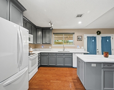 17511 Favor Bend Court - Photo Thumbnail 17