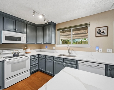 17511 Favor Bend Court - Photo Thumbnail 23