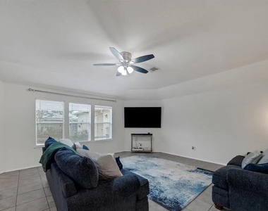 2507 Rustic Trail Lane - Photo Thumbnail 7