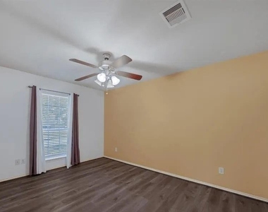2507 Rustic Trail Lane - Photo Thumbnail 12