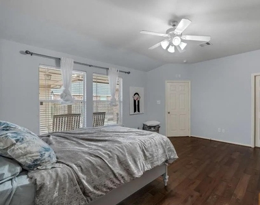 2507 Rustic Trail Lane - Photo Thumbnail 11