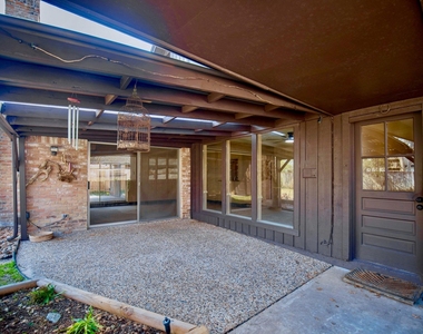 3903 Kiamesha Drive - Photo Thumbnail 30