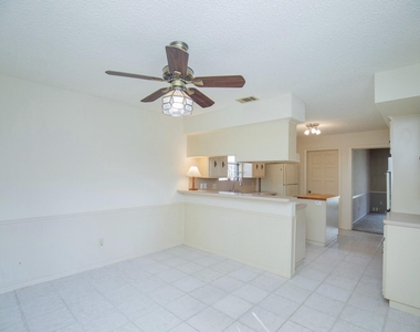 3903 Kiamesha Drive - Photo Thumbnail 5