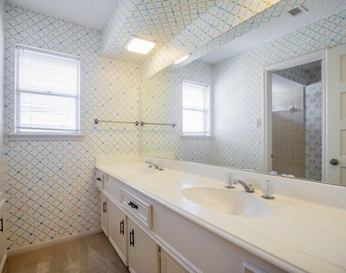 3903 Kiamesha Drive - Photo Thumbnail 27
