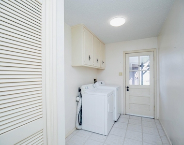 3903 Kiamesha Drive - Photo Thumbnail 6