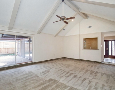 3903 Kiamesha Drive - Photo Thumbnail 8