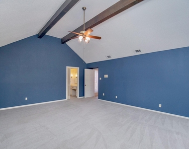 3903 Kiamesha Drive - Photo Thumbnail 20