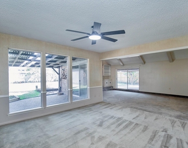 3903 Kiamesha Drive - Photo Thumbnail 12
