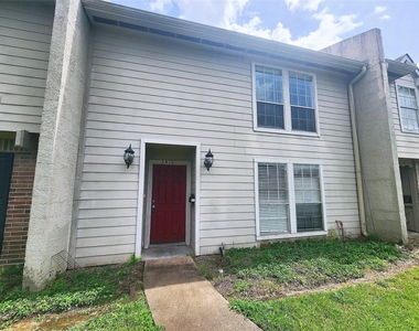 3418 Avenue P - Photo Thumbnail 2
