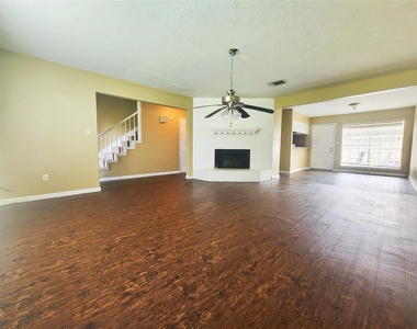 3418 Avenue P - Photo Thumbnail 4