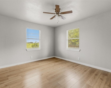 223 Rush Creek Lane - Photo Thumbnail 12