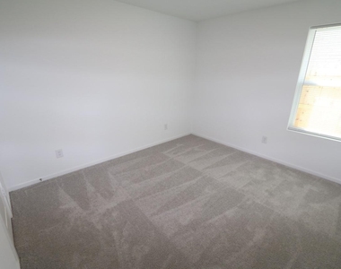 6245 Alder Creek Drive - Photo Thumbnail 8