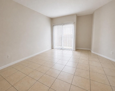 10811 Richmond Avenue - Photo Thumbnail 4