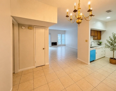 10811 Richmond Avenue - Photo Thumbnail 3
