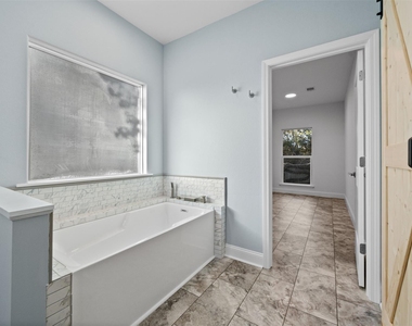 4510 Lininger Lane - Photo Thumbnail 20