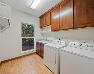 4510 Lininger Lane - Photo Thumbnail 22