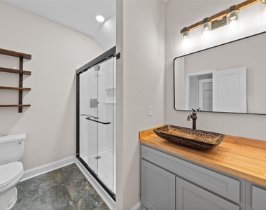 4510 Lininger Lane - Photo Thumbnail 27
