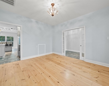 4510 Lininger Lane - Photo Thumbnail 7