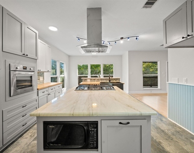 4510 Lininger Lane - Photo Thumbnail 12