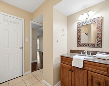18511 Egret Bay Boulevard - Photo Thumbnail 12
